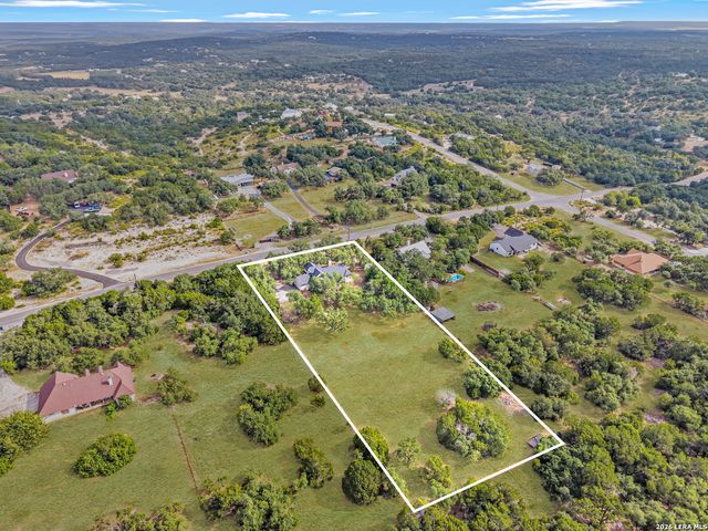 8013 DEVONSHIRE DR, Spring Branch, TX 78070