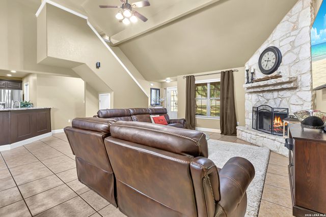 8013 DEVONSHIRE DR, Spring Branch, TX 78070