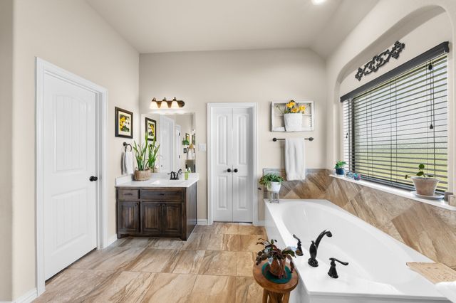 205 Blue Ridge Drive, Waxahachie, TX 75167