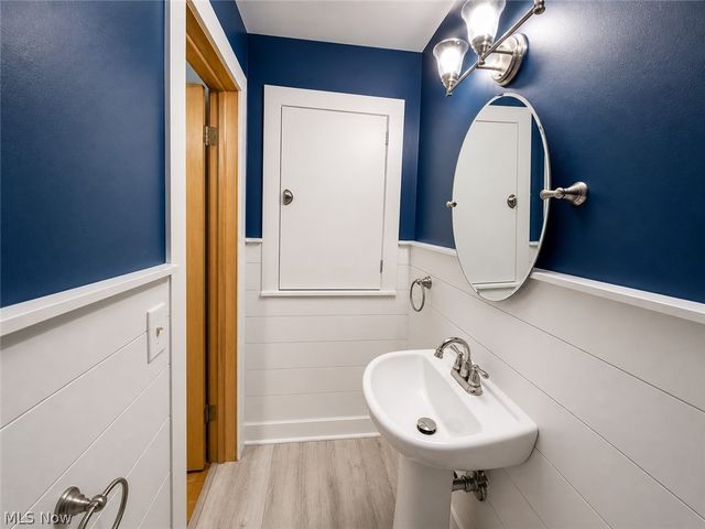 7300 Maplewood Road, Parma, OH 44130