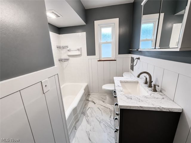 7300 Maplewood Road, Parma, OH 44130