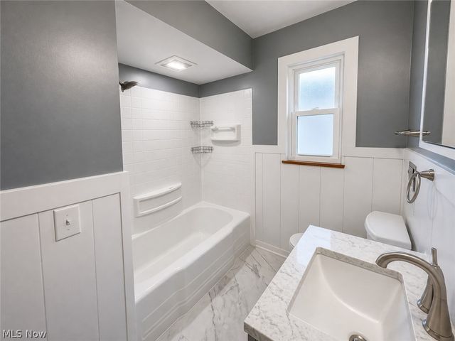 7300 Maplewood Road, Parma, OH 44130