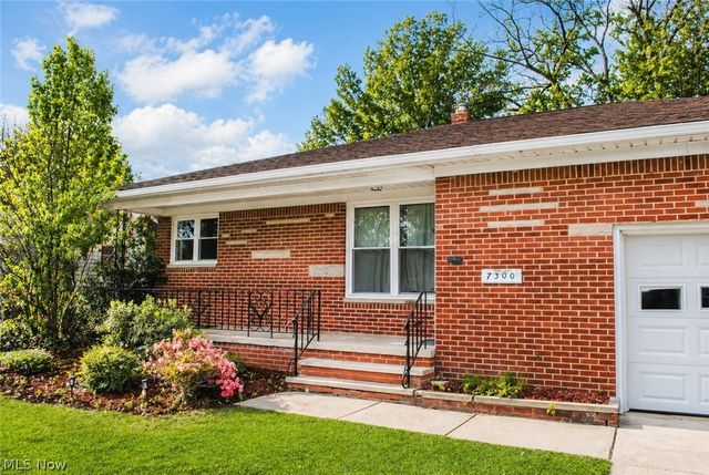 7300 Maplewood Road, Parma, OH 44130