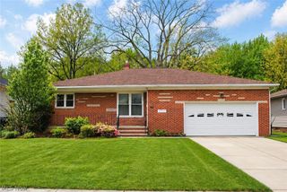 7300 Maplewood Road, Parma, OH 44130