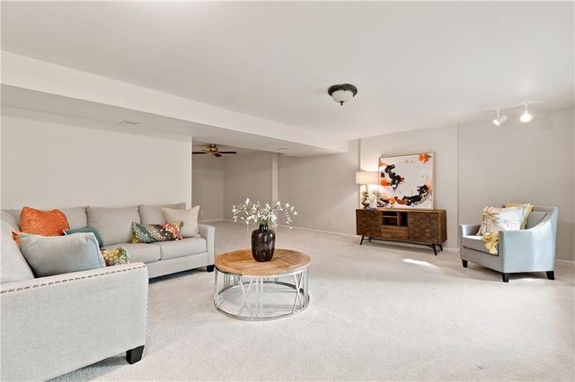 7905 Mullen Road, Lenexa, KS 66215