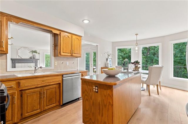 7905 Mullen Road, Lenexa, KS 66215