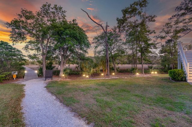 808 Forrest Drive, Charleston, SC 29492