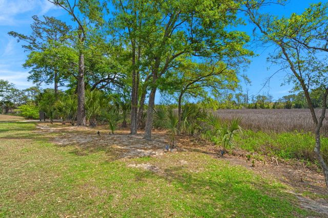808 Forrest Drive, Charleston, SC 29492
