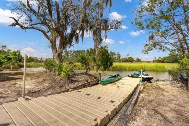 808 Forrest Drive, Charleston, SC 29492