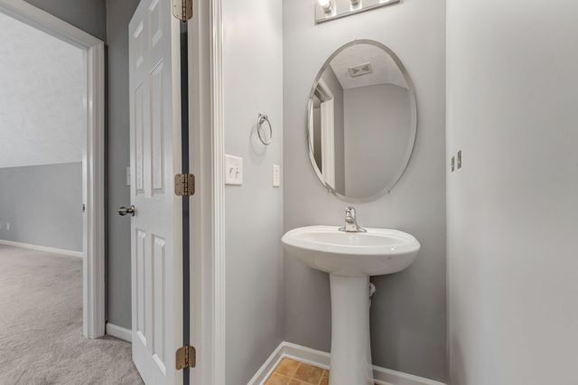 5623 Hickory Park Dr, Antioch, TN 37013