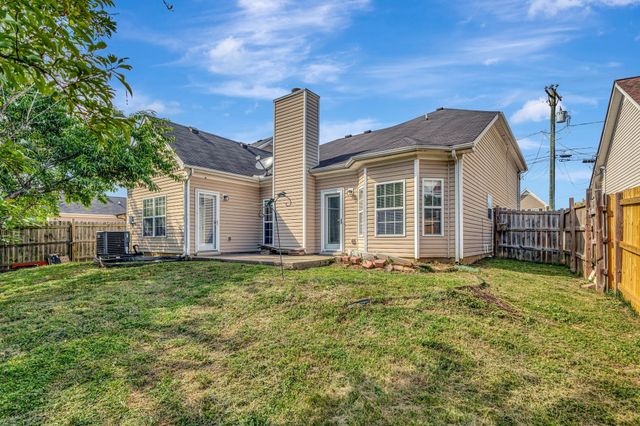 5623 Hickory Park Dr, Antioch, TN 37013