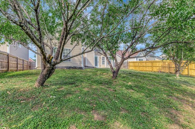 5623 Hickory Park Dr, Antioch, TN 37013