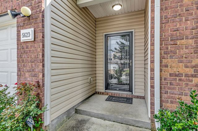 5623 Hickory Park Dr, Antioch, TN 37013