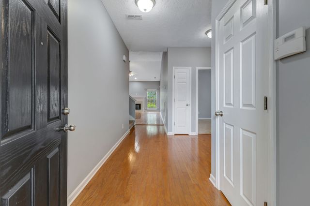 5623 Hickory Park Dr, Antioch, TN 37013