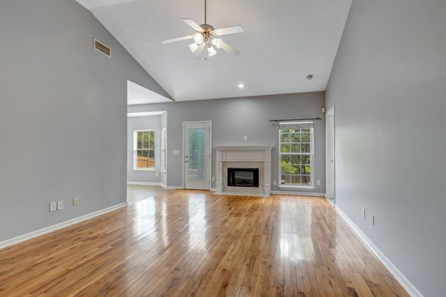 5623 Hickory Park Dr, Antioch, TN 37013