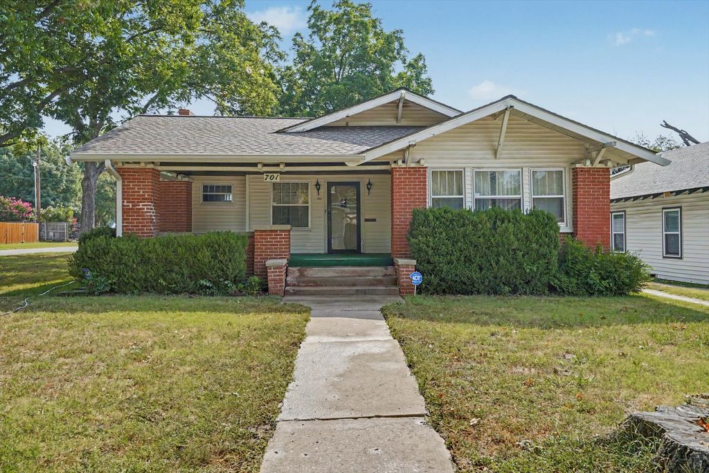 701 S Oklahoma Street, Sapulpa, OK 74066