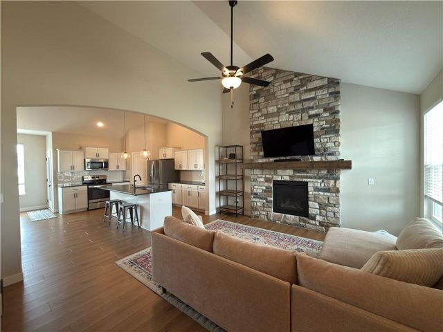 4003 NW 95th Terrace, Kansas City, MO 65154