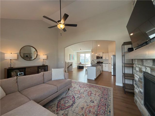 4003 NW 95th Terrace, Kansas City, MO 65154