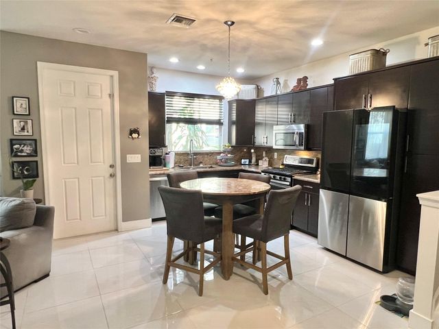 12641 NW 32nd Place 12641, Sunrise, FL 33323