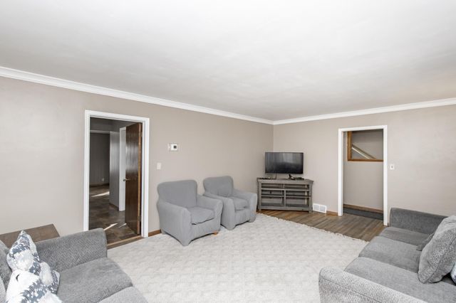 1020 12th Street S, Moorhead, MN 56560