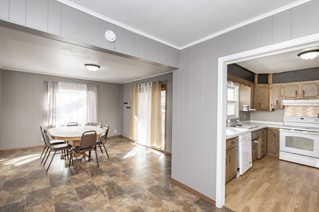 1020 12th Street S, Moorhead, MN 56560