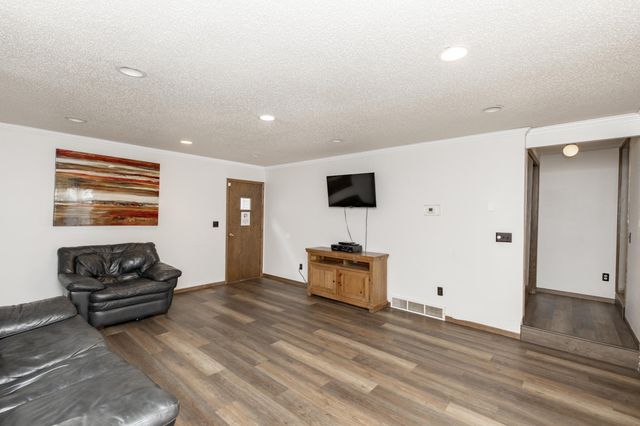 1020 12th Street S, Moorhead, MN 56560