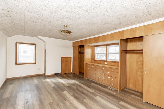 1020 12th Street S, Moorhead, MN 56560