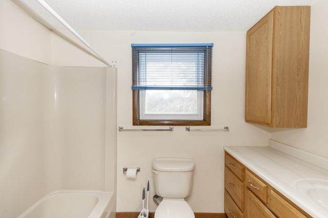 1020 12th Street S, Moorhead, MN 56560