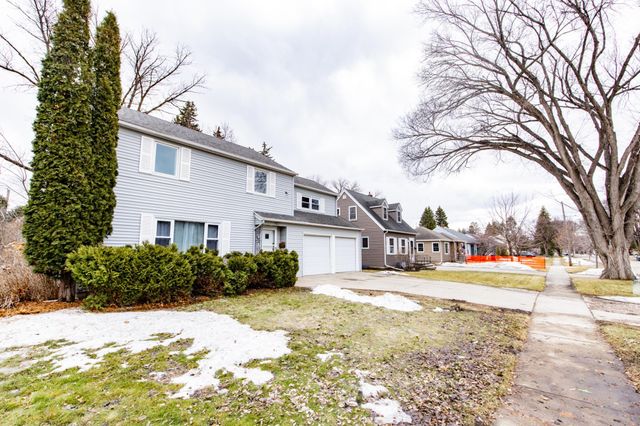 1020 12th Street S, Moorhead, MN 56560