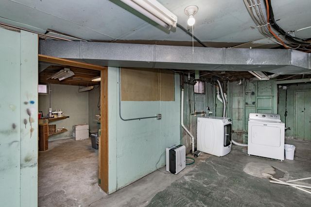 1020 12th Street S, Moorhead, MN 56560