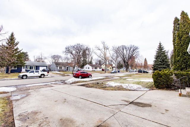 1020 12th Street S, Moorhead, MN 56560