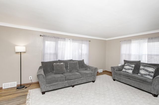 1020 12th Street S, Moorhead, MN 56560