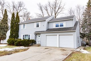 1020 12th Street S, Moorhead, MN 56560