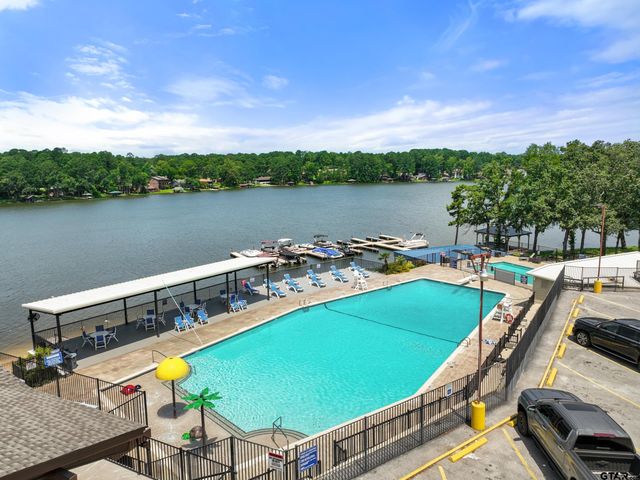 1435 W Hideaway Lane, Lindale, TX 75771