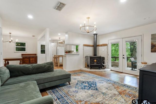 1435 W Hideaway Lane, Lindale, TX 75771