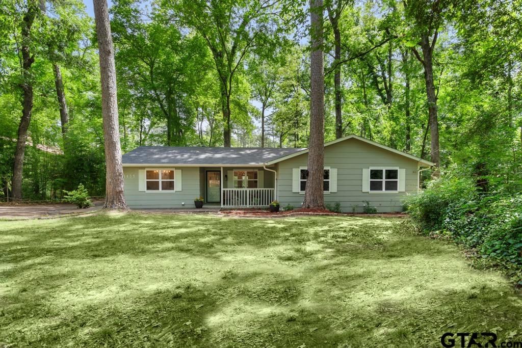 1435 W Hideaway Lane, Lindale, TX 75771