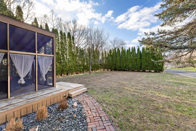 46652 Riverview DRIVE, La Crescent, MN 55947