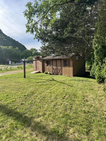 46652 Riverview DRIVE, La Crescent, MN 55947