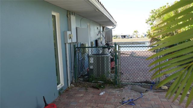 286 FIELDS TERRACE SE, Port Charlotte, FL 33952