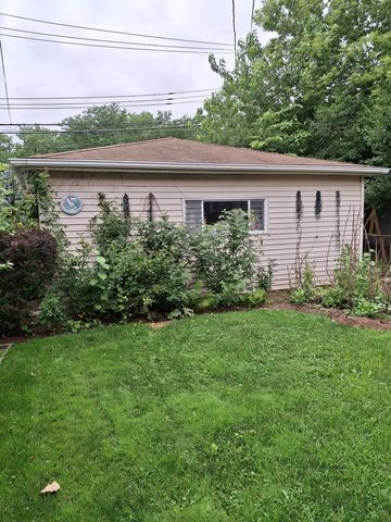 6552 N Troy Street, Chicago, IL 60645