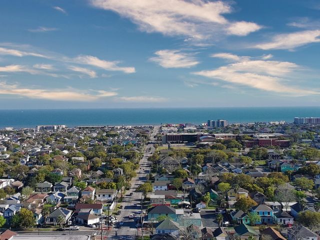 1415 39th Street, Galveston, TX 77550
