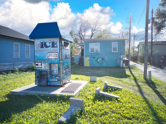 1415 39th Street, Galveston, TX 77550