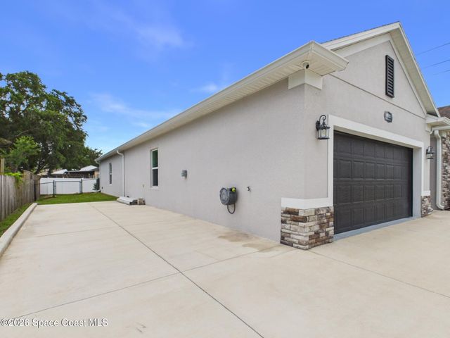 892 Genesee Avenue, Sebastian, FL 32958