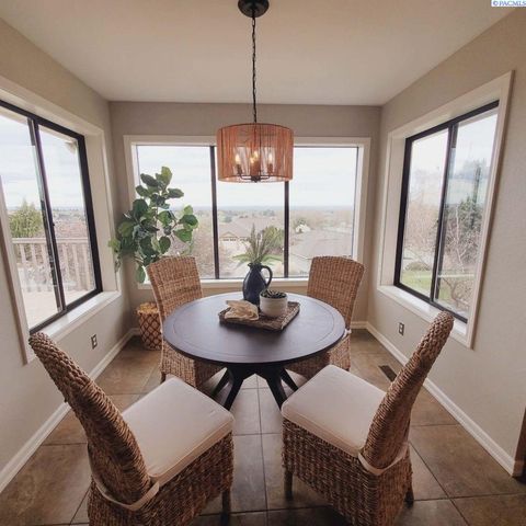 3803 W 40th Pl, Kennewick, WA 99337