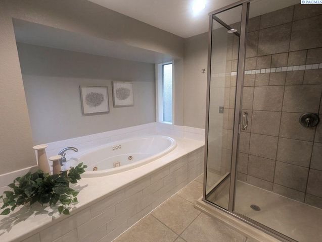 3803 W 40th Pl, Kennewick, WA 99337