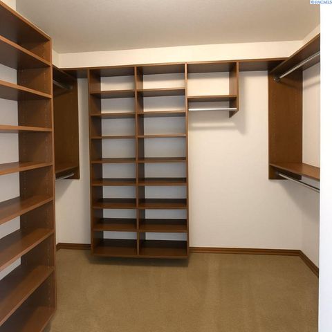 3803 W 40th Pl, Kennewick, WA 99337