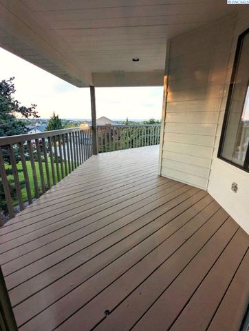 3803 W 40th Pl, Kennewick, WA 99337