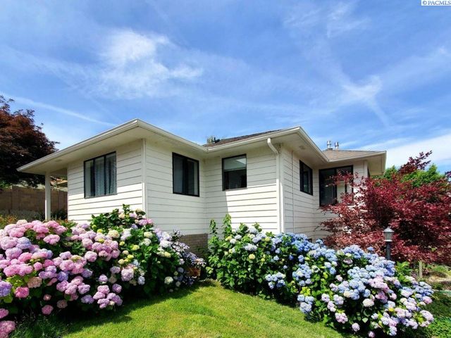 3803 W 40th Pl, Kennewick, WA 99337