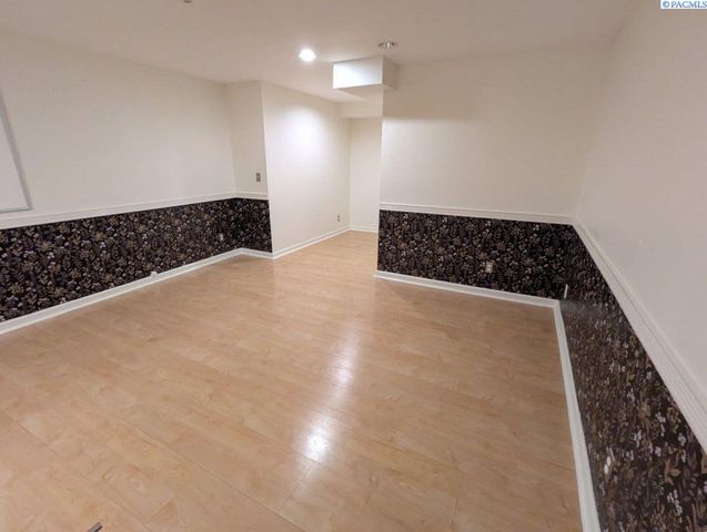 3803 W 40th Pl, Kennewick, WA 99337