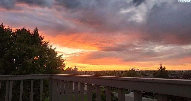 3803 W 40th Pl, Kennewick, WA 99337